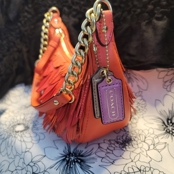 Coach Poppy HandBag - Picture 3 of 11